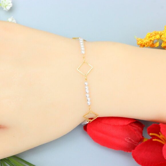 "Elegant & Trendy Bracelet, A Perfect Gift for Women, Thoughtful, EVCH1794 - Picture 4 of 10